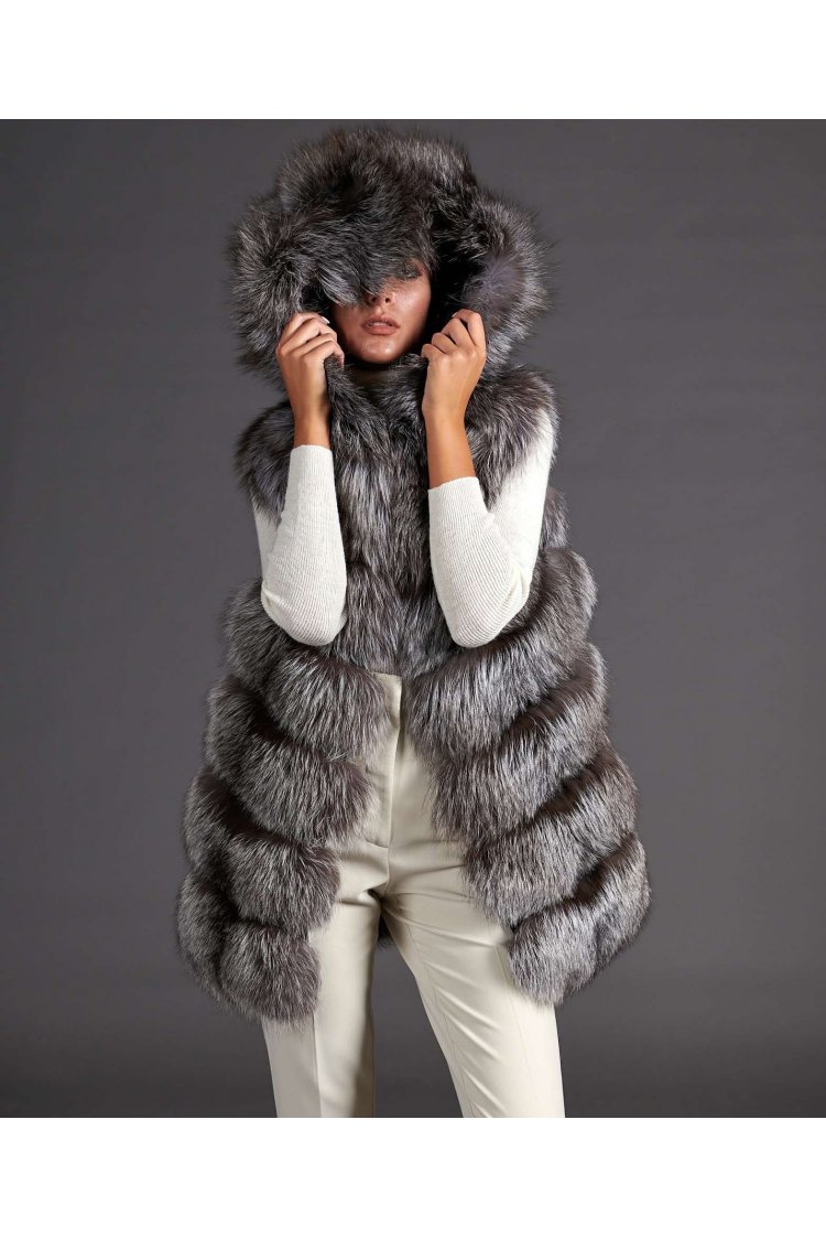 Sleeveless fox fur jacket with hood and clips • silver color
