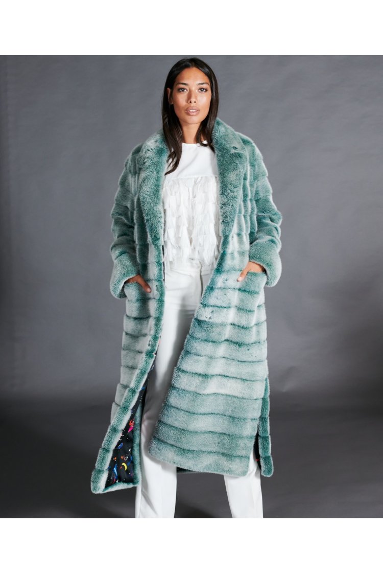 Mink fur coat with ring collar and long sleeve • green color