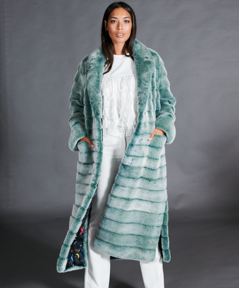 Mink fur coat with ring collar and long sleeve • green color