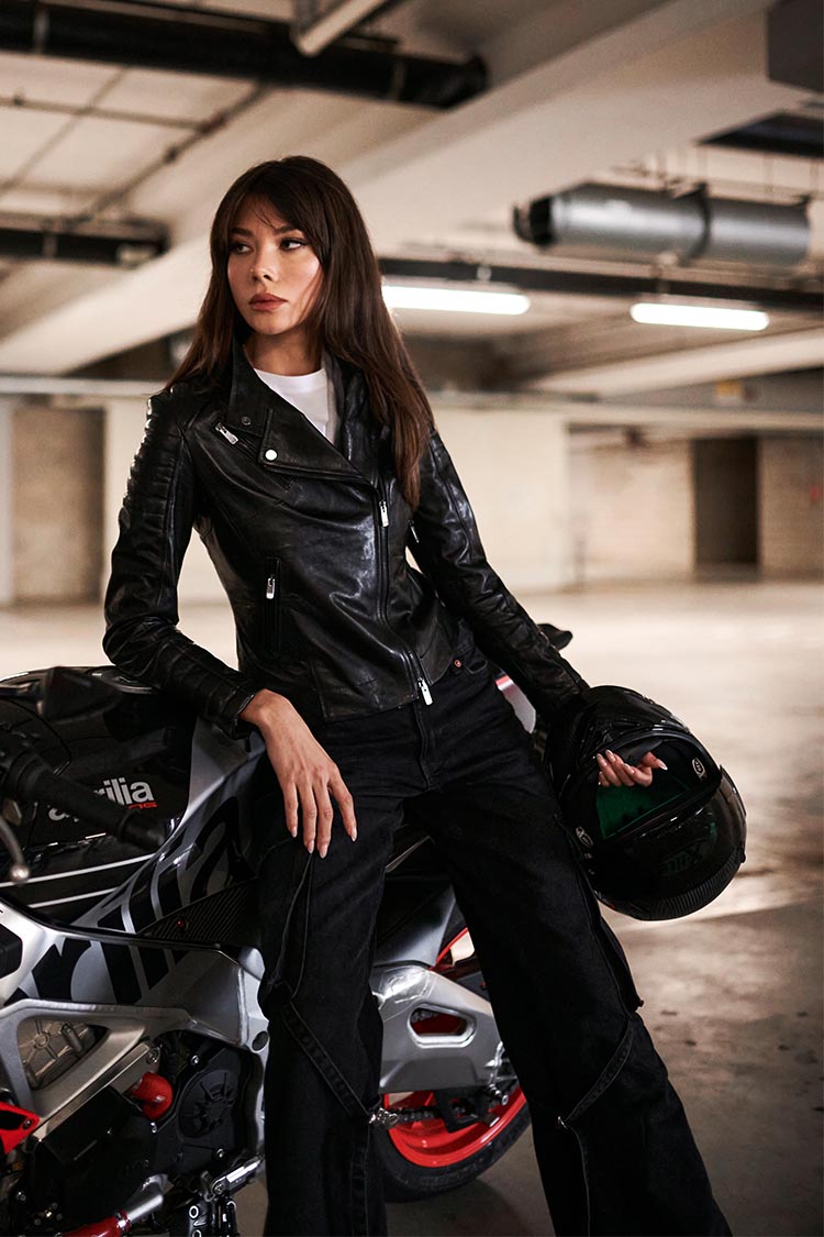 Giacca pelle moto nera donna